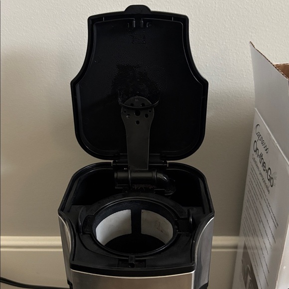 Capresso On The Go Personal Coffee Maker - Picture 5 of 7